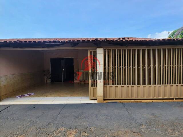 #1674 - Casa em condomínio para Venda em Goiânia - GO - 1